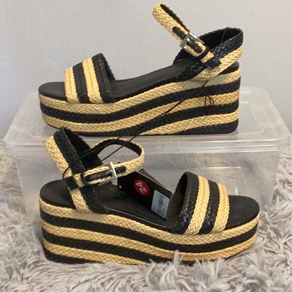 Forever 21 straw wedges size 6.5 - Picture 2 of 6